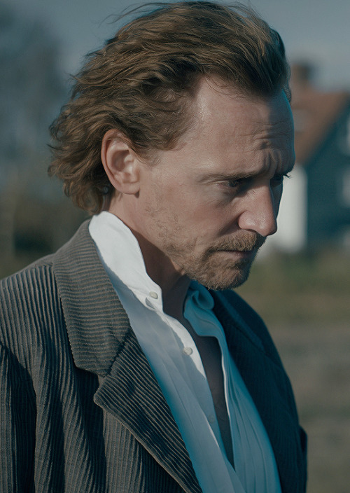 lokitvsource:Tom Hiddleston - The Essex Serpent episode 3 promo images