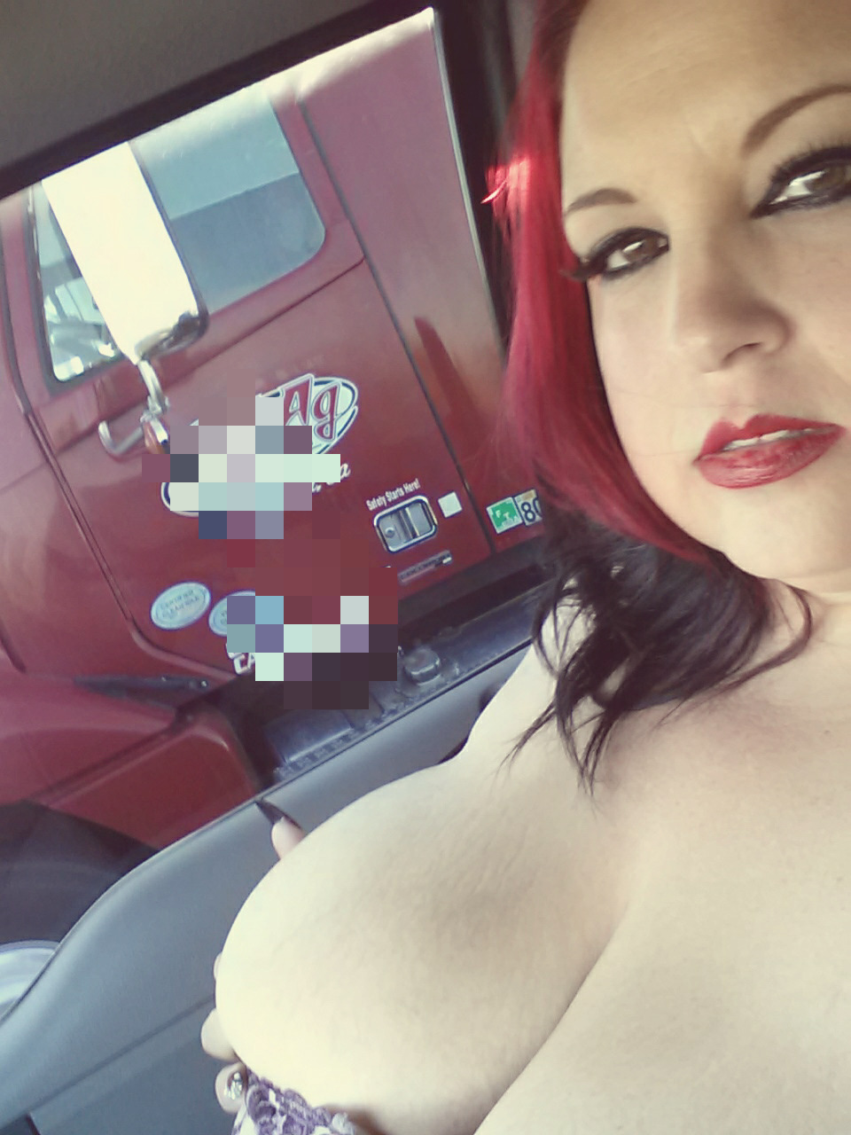pixie-bitch75:  Just a few of the truckers that i played “flash em friday” with…
