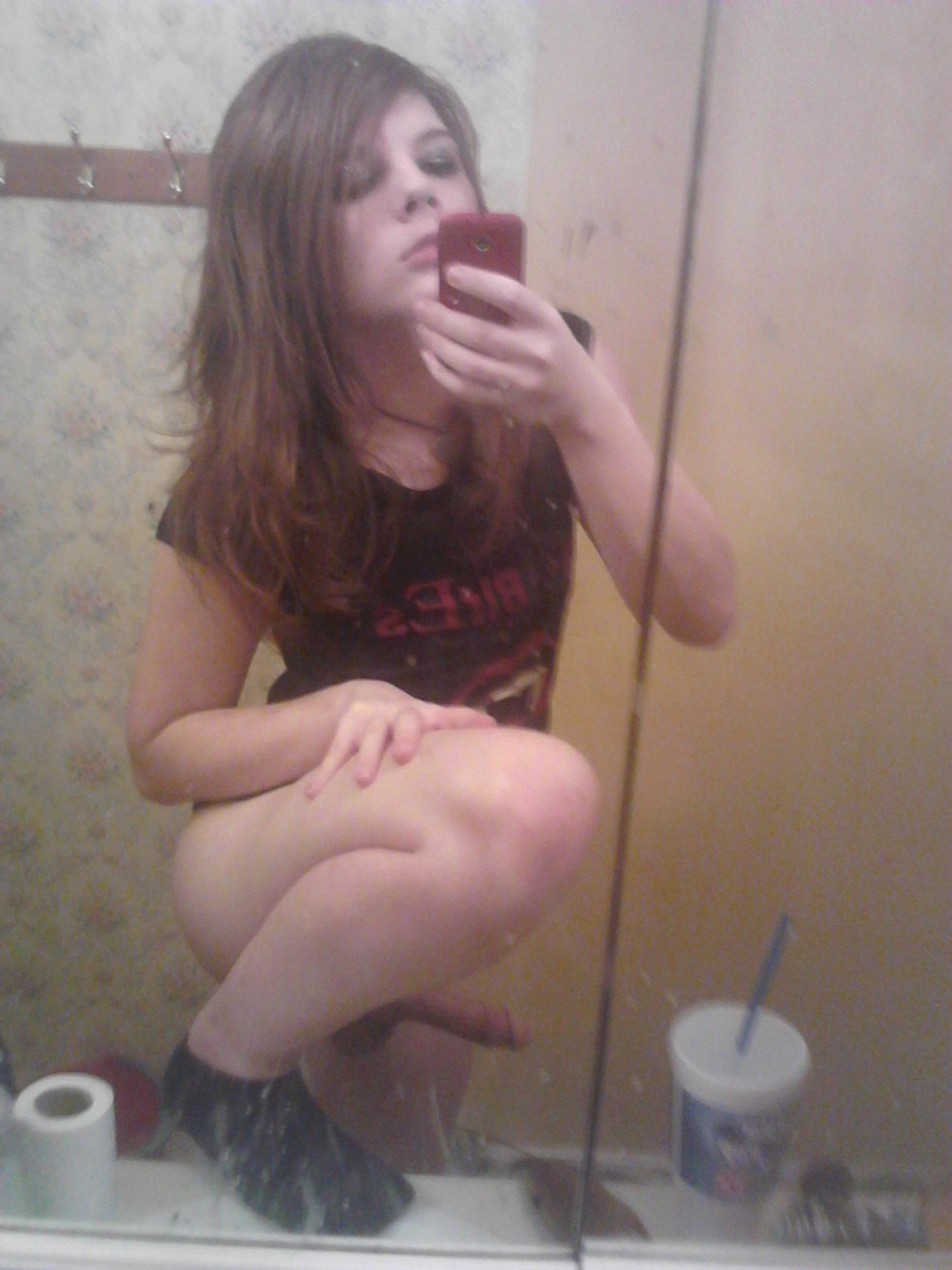 nyparamedic1:  she is cute with a nice clit too