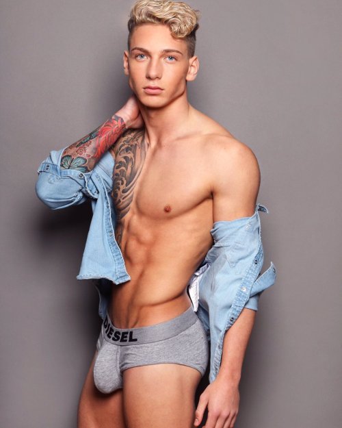 Porn dieselunderwear: Brandon Myers does Diesel photos