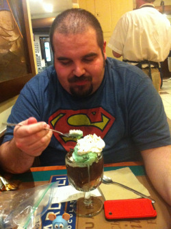 supersportbear:  Ice cream time at Ghirardelli.