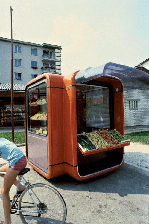 furtho:Example of Saša J Mächtig’s K67 modular kiosk, Yugoslavia (via here)