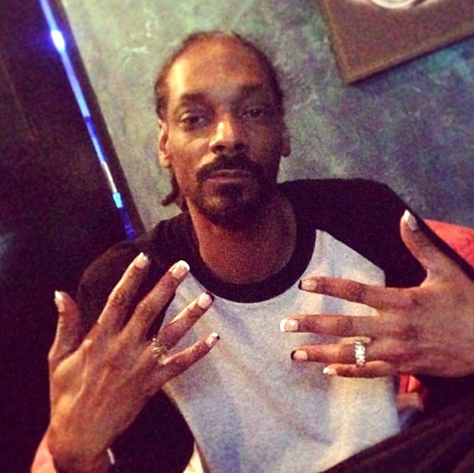 2brwngrls:  In which Snoop Dogg doesn’t give a fuck about your gender policing,