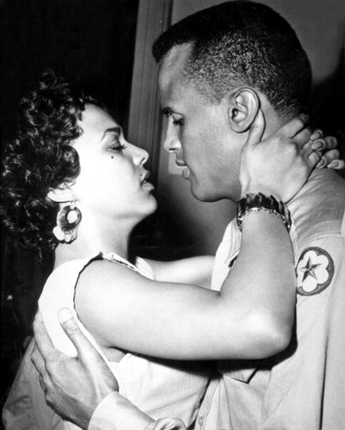 unicornwithmanyhorses:thechanelmuse:The chemistry between Harry Belafonte and Dorothy Dandridge in C