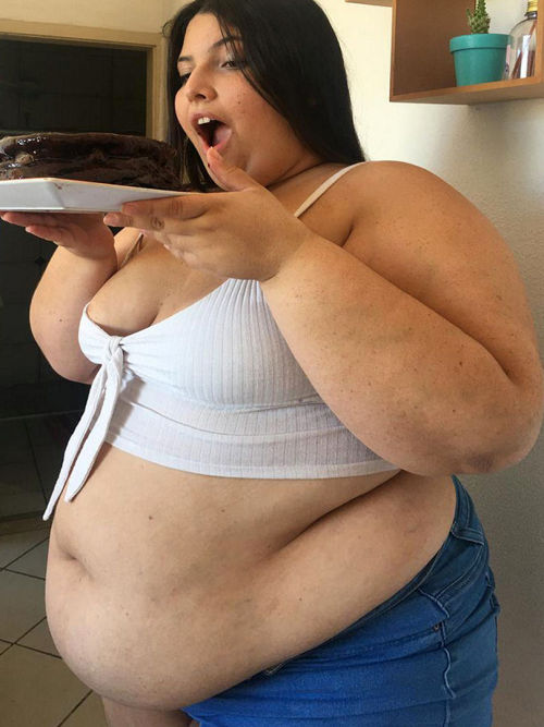 Neptitudeplus:no Knife Or Fork, Just A Sloppy Cake And A Hungry Heifer… Things