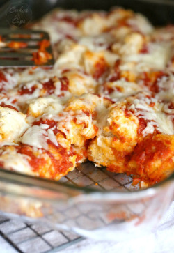 do-not-touch-my-food:  Pizza Casserole  yum!