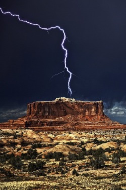 ponderation:Thunderstorm by photoshopinfo 