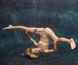 sexyscubagirl: amazing underwater girl