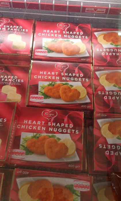 lulz-time:  Who Says Romance is Dead (23 Pics)  Featured on a 1000Notes.com blog