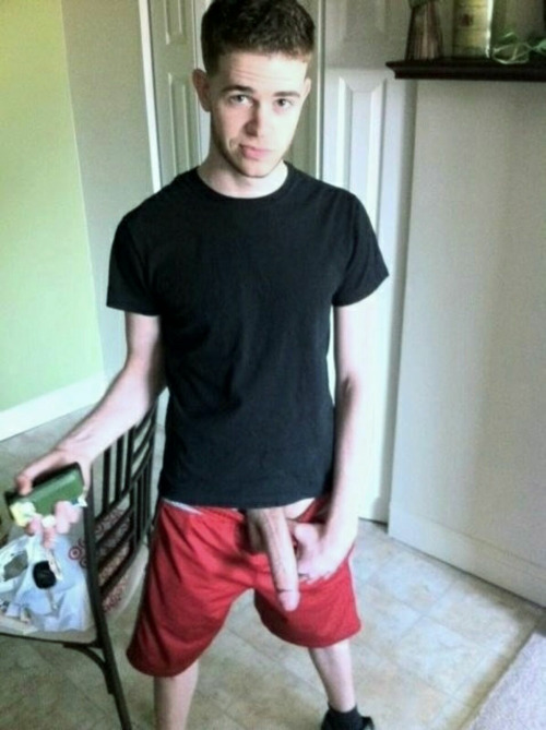 nathscarr: #shorts #cock #hung