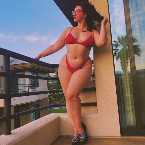 thick-fest:  Find Big Beautiful Women in