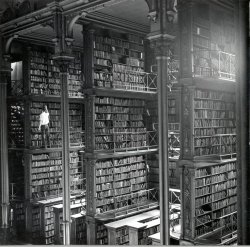 historynet:  The “Old” Main Library of Cincinnati, 1954 [2659 x 2625] 