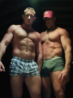 randydave69:  What a couple of HOT men! Check