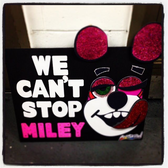 zhurovsito:
“We Can’t Stop Miley Cyrus! #Bangerz
”