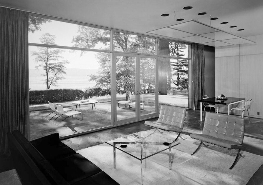 : 577. Philip Johnson /// George C. Oneto House