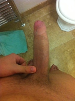 facebookxrated:  Naughty rugby lad tweeted a pic of his cock