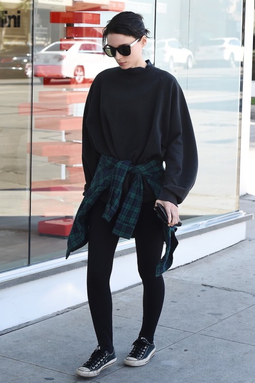 Rooney Mara Leaves a Clothing Store in West Hollywood, 31 Jan 2018