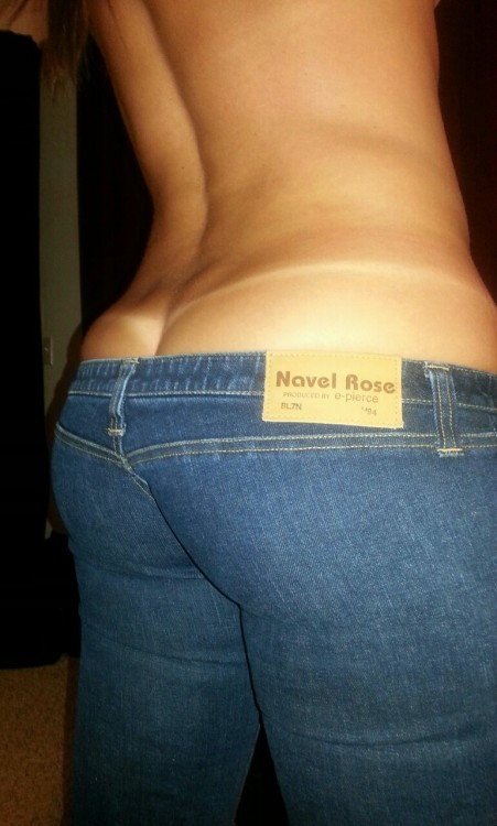 sandyc4fun: Ultra low rise jeans I bought. Thong or commando? What do you think would be hotter?