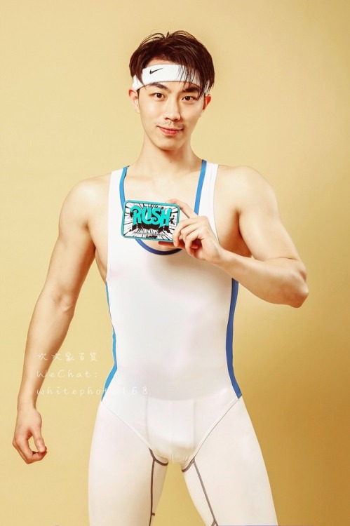 korean-biesexual2:  cgubcffukogdee:  次次家rush 黑白莓，红蓝魔王，大狗，买rush送wet stuff 润滑剂哦！！😘😘😘爱你们么么哒  오
