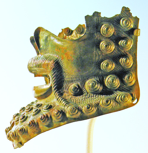 rodonnell-hixenbaugh:A pair of ancient Greek bronze cheek pieces from a helmet of the Phrygian type.