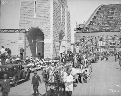 On this day, 19th March 1932, the Sydney Harbour Bridge was officially opened.Construction of the br