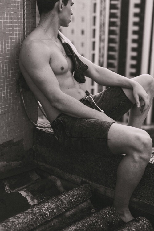 gayboy-11:  For some of the sexiest guys, and naked guys follow here: Gay Boys & Men Submit Here or Ask Me