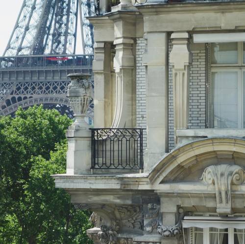 Nothing like the details of Paris!. . . . #architecture #rsa_doorsandwindows #jj_doorsandwindows #