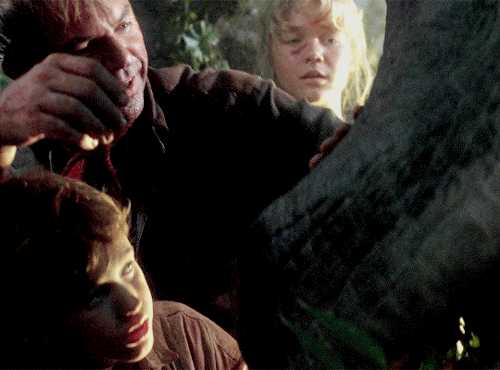JURASSIC PARK(1993) Dir. Steven Spielberg"Just Think Of It As... Kind Of A Big Cow."