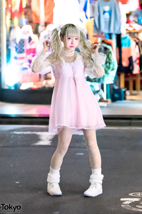 Japanese idol Rinahamu (CY8ER, ex-BPM15Q) on the street in Harajuku tonight wearing cute pastel fash