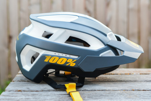 strange-measure:100% Introduces New Half-Shell & Lightweight Full-Face Helmets