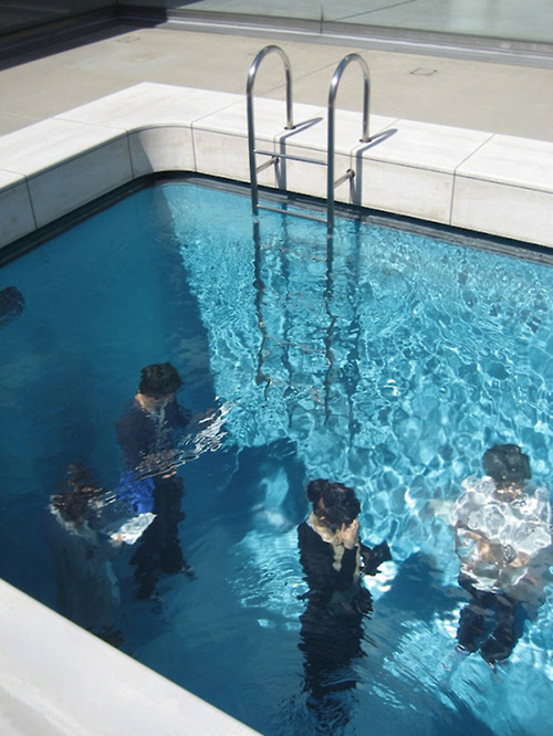 fineartwhore:  wetheurban:  Swimming Pool, Leandro Erlich Argentinian artist Leandro