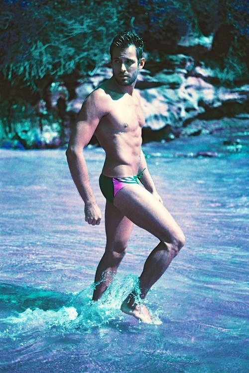 apex35mm:Welcome to Psychadelic Beach // 35mm Works via alexking.com