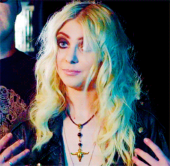 fantasticmomsen-blog:   I am a female and I’m psyched that people are liking it.