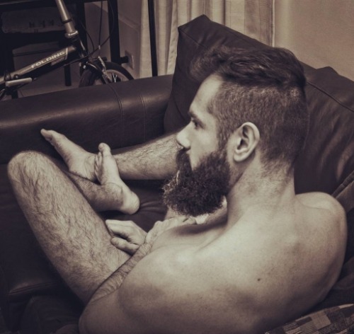 Hot daddy (via Beard it’s great! | Hairy Gay Men) 