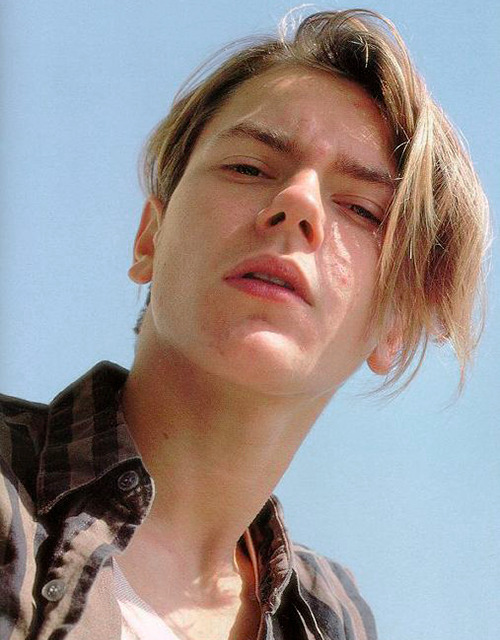 riverpheonixs:River Phoenix photographed by Yoshi O’Hara, 1988