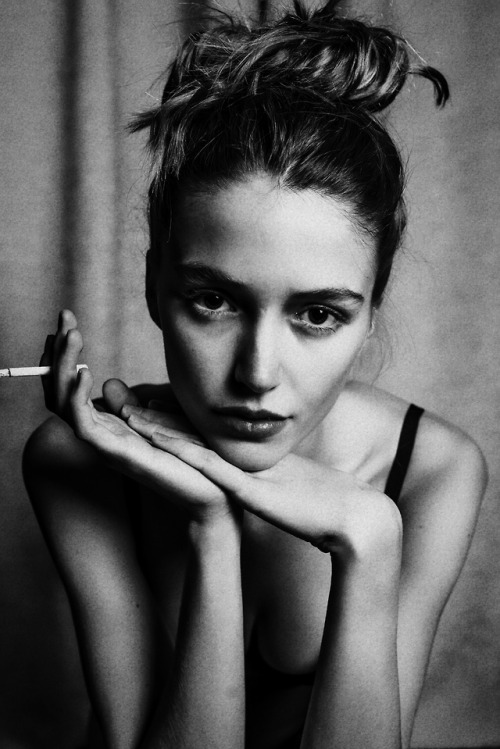 les-filles-iterabilite:  Marina Salaet by Laurie-Lou © Laurie-Lou. All rights reserved.