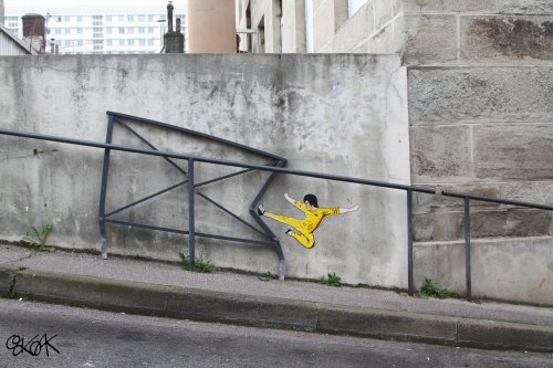 Street art by oakoak.(via oakoak)