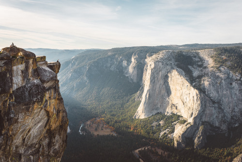 austinrhee:Yosemite Valley at Taft Point. // by austinrhee