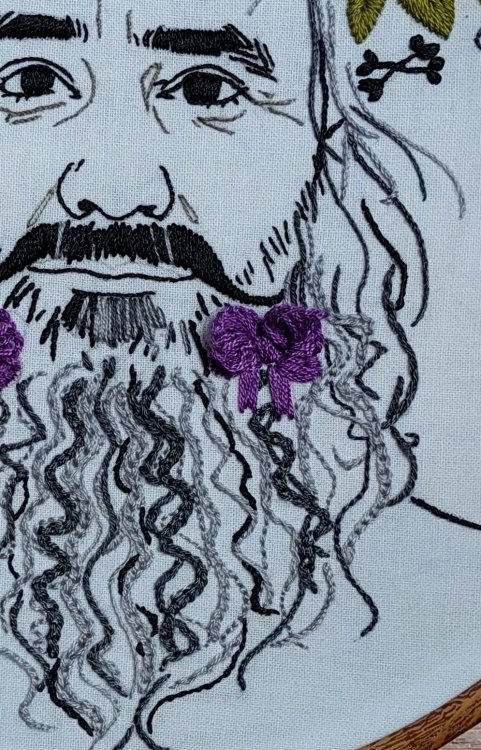 artseamoni: I finished my Blackbeard embroidery, yay!  &lt;3(this design and a matching Ste