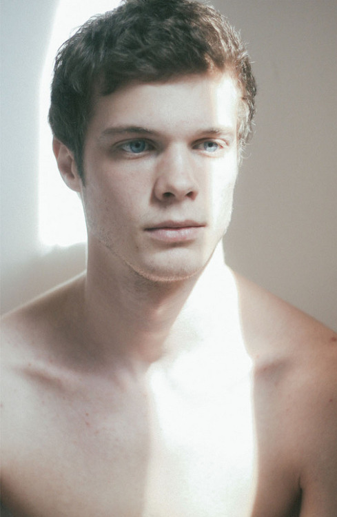 shirtlessboys:  elena vaninetti 