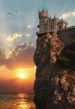 Breathtakingdestinations:  Swallo’s Nest - Gaspra - Crimea (Von Kettyschott) 