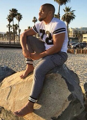 mascrawfreak:  This sexy nigga got dick &amp; azz AND he a Rican!  😍😍😍