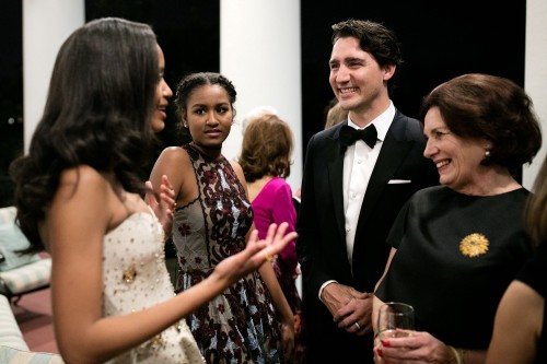 politicalsexkitten: lennybaby2: skidivame: Malia, Sasha, POTUS and FLOTUS at the Canadian State Dinn