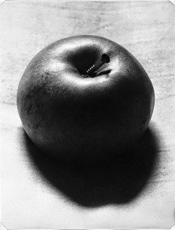hauntedbystorytelling:  Man Ray :: The Apple and the Screw, 1931 