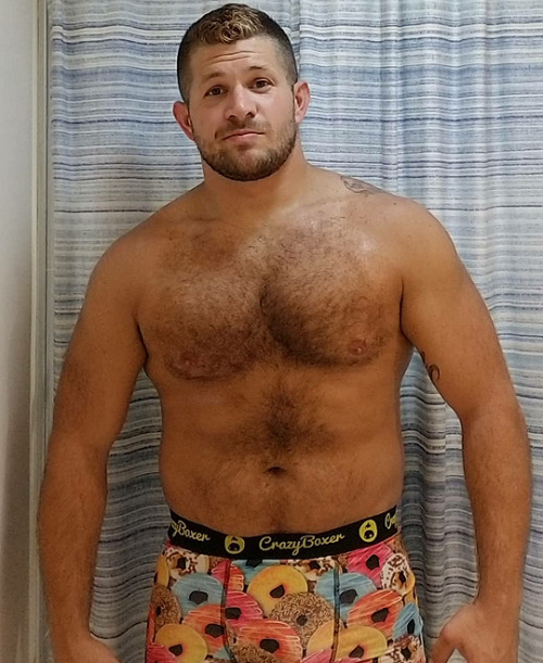 yoursporadiccollectorduck: bbeardedguy:D O M I N I C   M.(@thedonkeybear) Hot and cute cub!