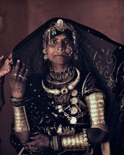 browngyal:  A woman of ‘The Rabari’ tribe