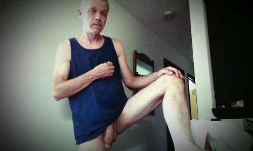 digndik:Take your pants off, get on all fours, and keep your fucking mouth shut. Daddy is going to b