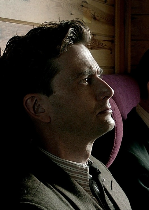 mizgnomer: David Tennant - in Profile - Right