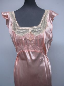 acuriousidea:Vintage Pink Nightgown