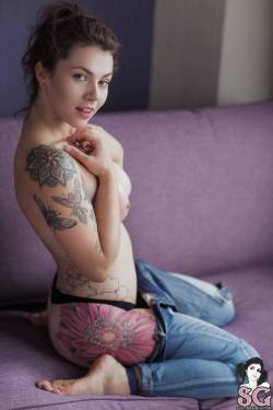 amazinggirlswithtattoos:  Milenci Suicide.